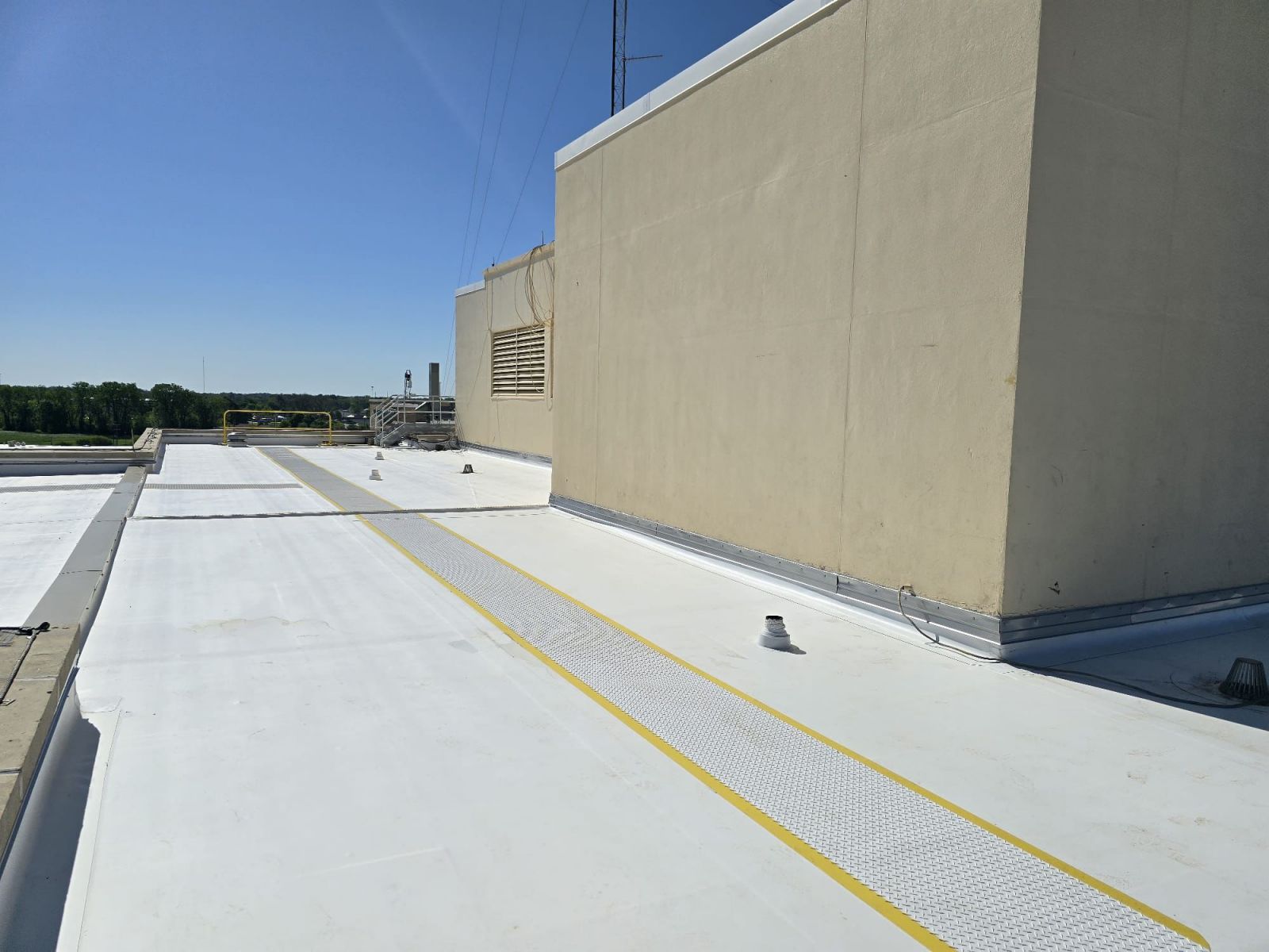 Unlocking Superior Protection: Exploring the Best Commercial Roofing Options in Lafayette, LA Image